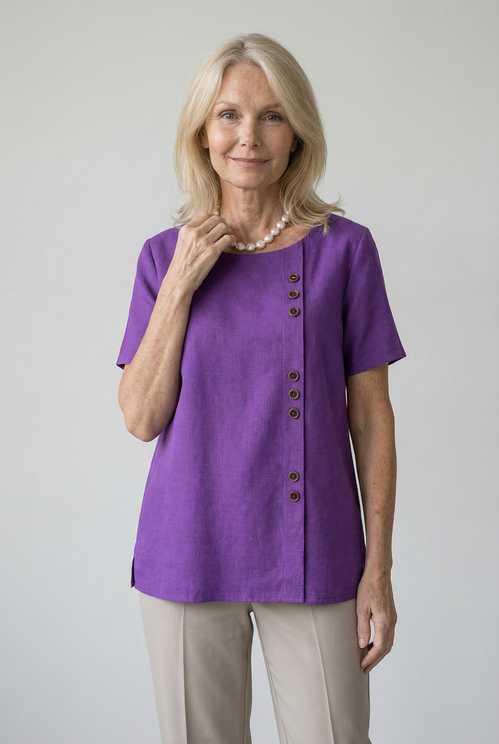Elegant Women's Linen Blouse with Button-Front Closure