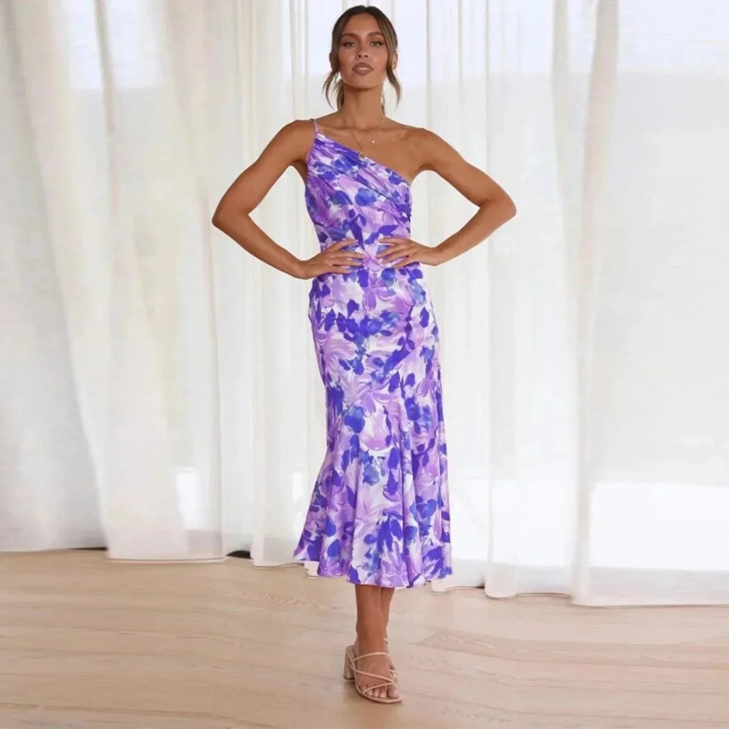 Effortless Summer Floral Dress for a Chic, Sunny-Day Look