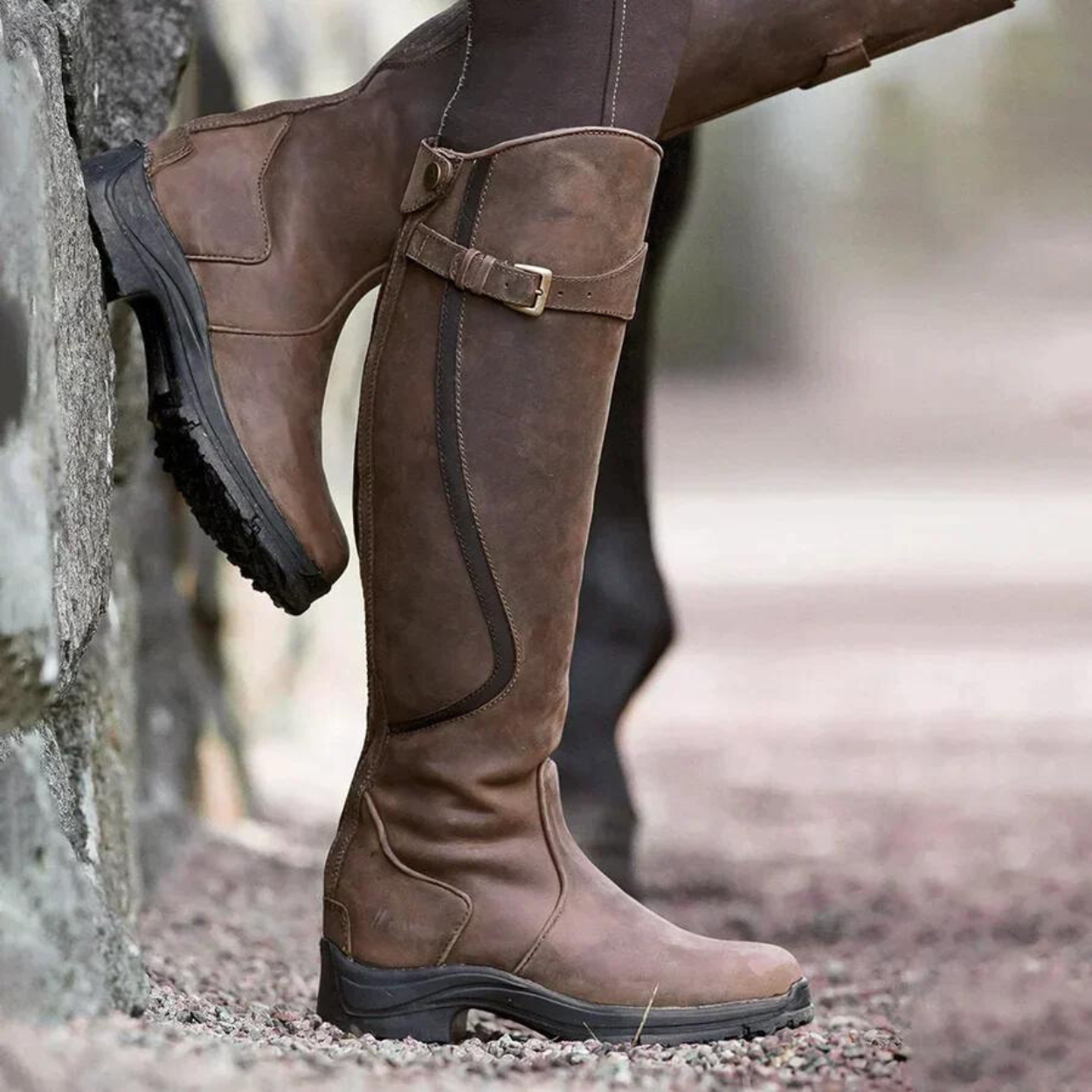 SAELA – Elegant and Trendy Leather Boots