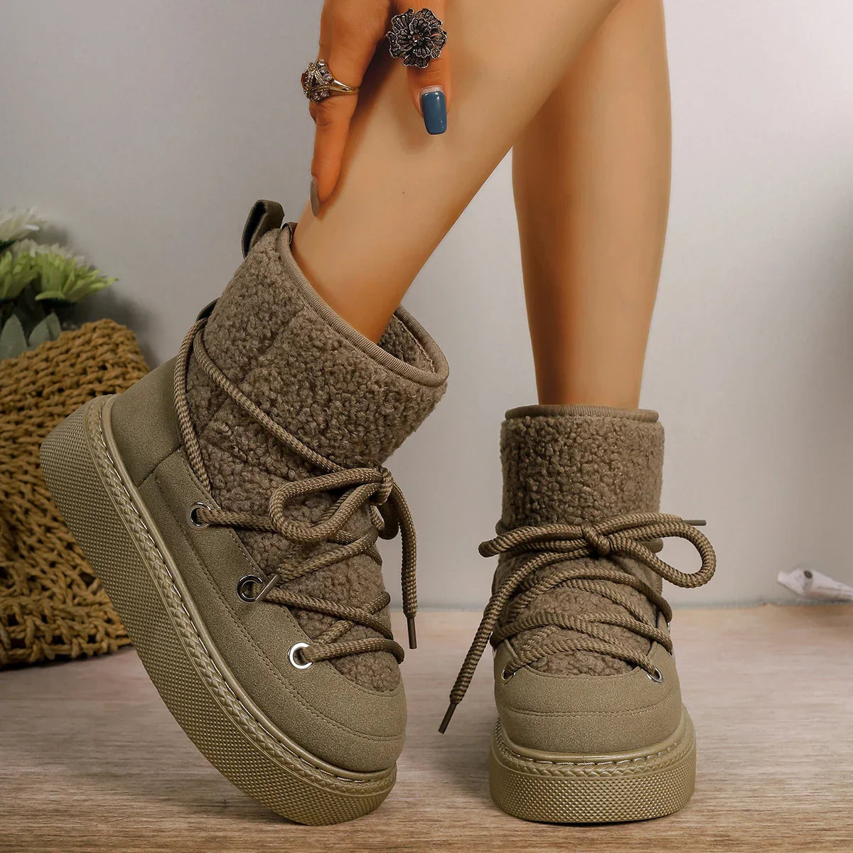 Winter Lace-up Ankle Boots for Women – Warm Feel and Non-slip Design