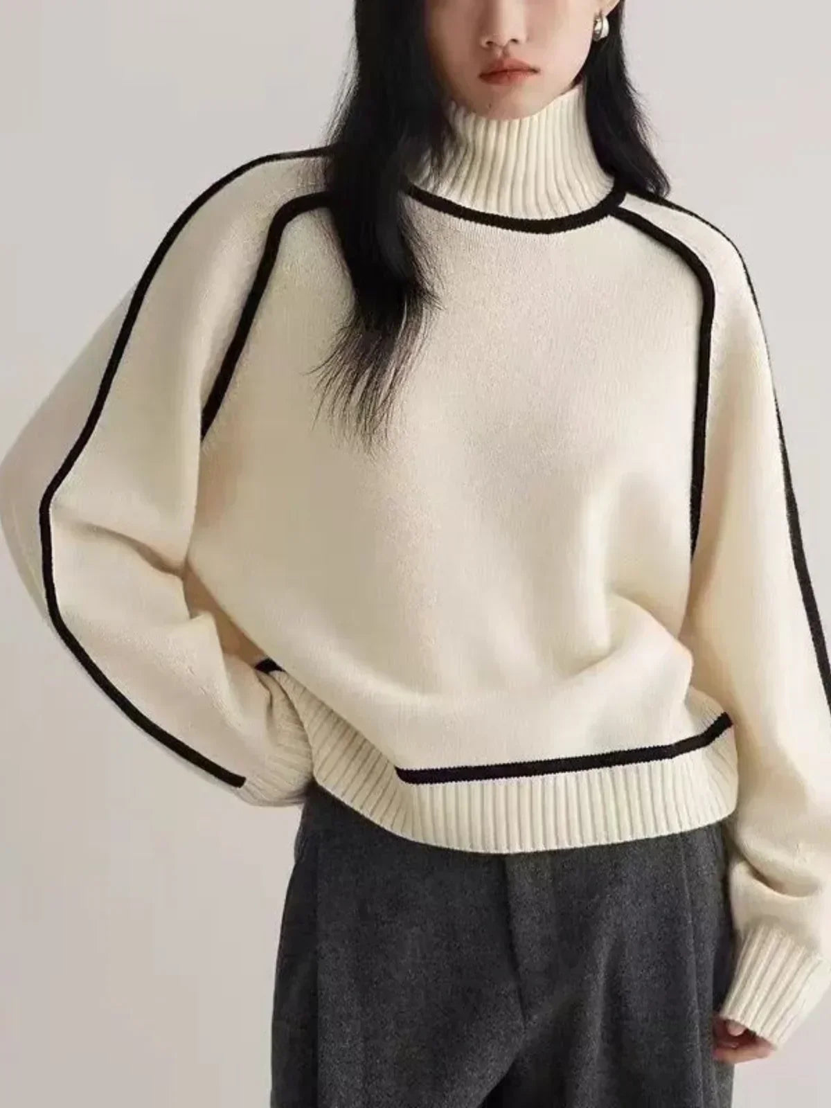 Lilia - Elegant turtleneck sweater for a sophisticated style