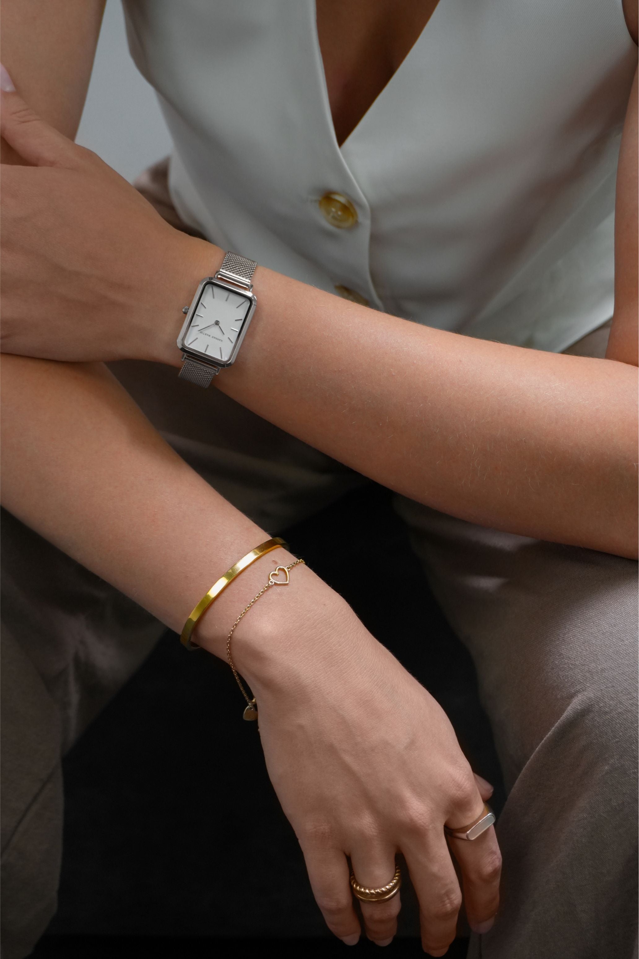 Orion - Elegant Rectangular Silver Watch with Luxury Mesh Band