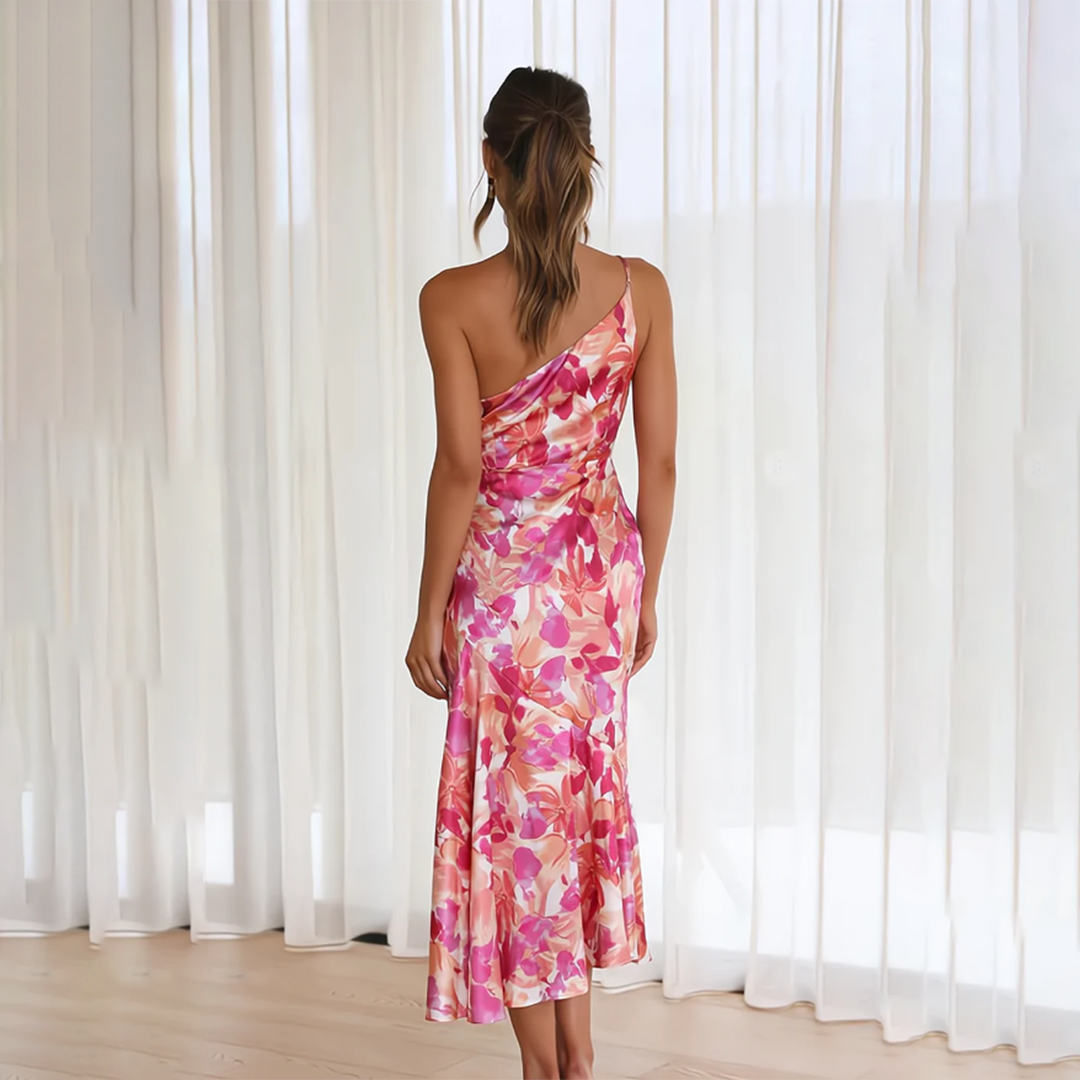 Effortless Summer Floral Dress for a Chic, Sunny-Day Look