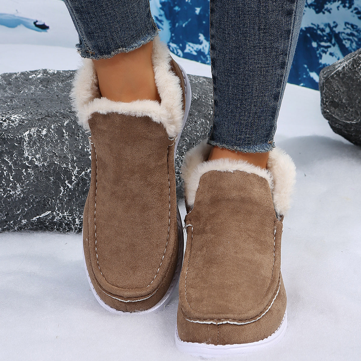 Women's Soft Plush Short Boots – Warm Comfort and Trendy Style
