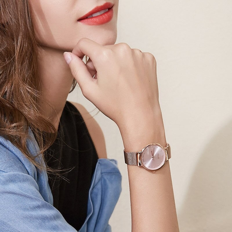 Ultra-Fine Quartz Watch with Elegant Mesh