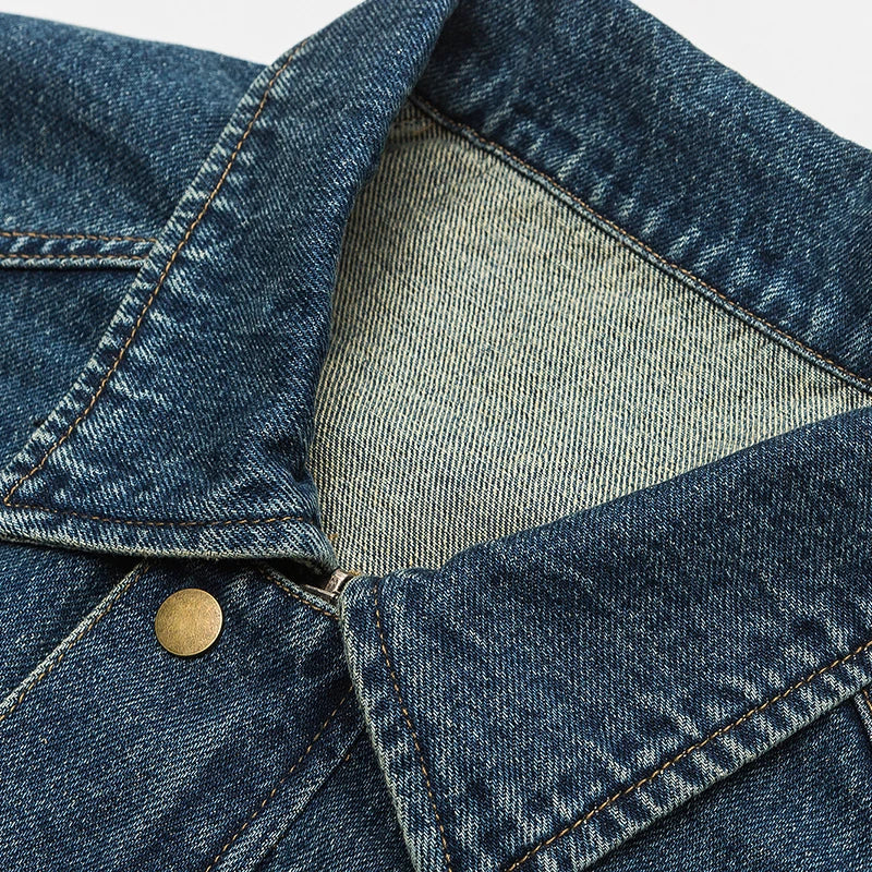 Elegant denim jacket for a trendy urban look