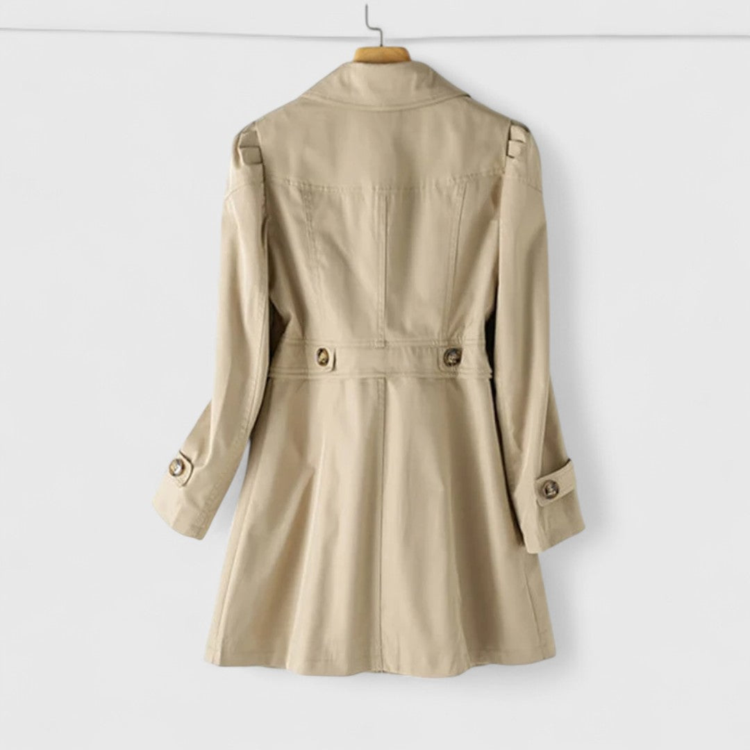 Elisanne – Tailored Jacket with Simple and Elegant Buttons