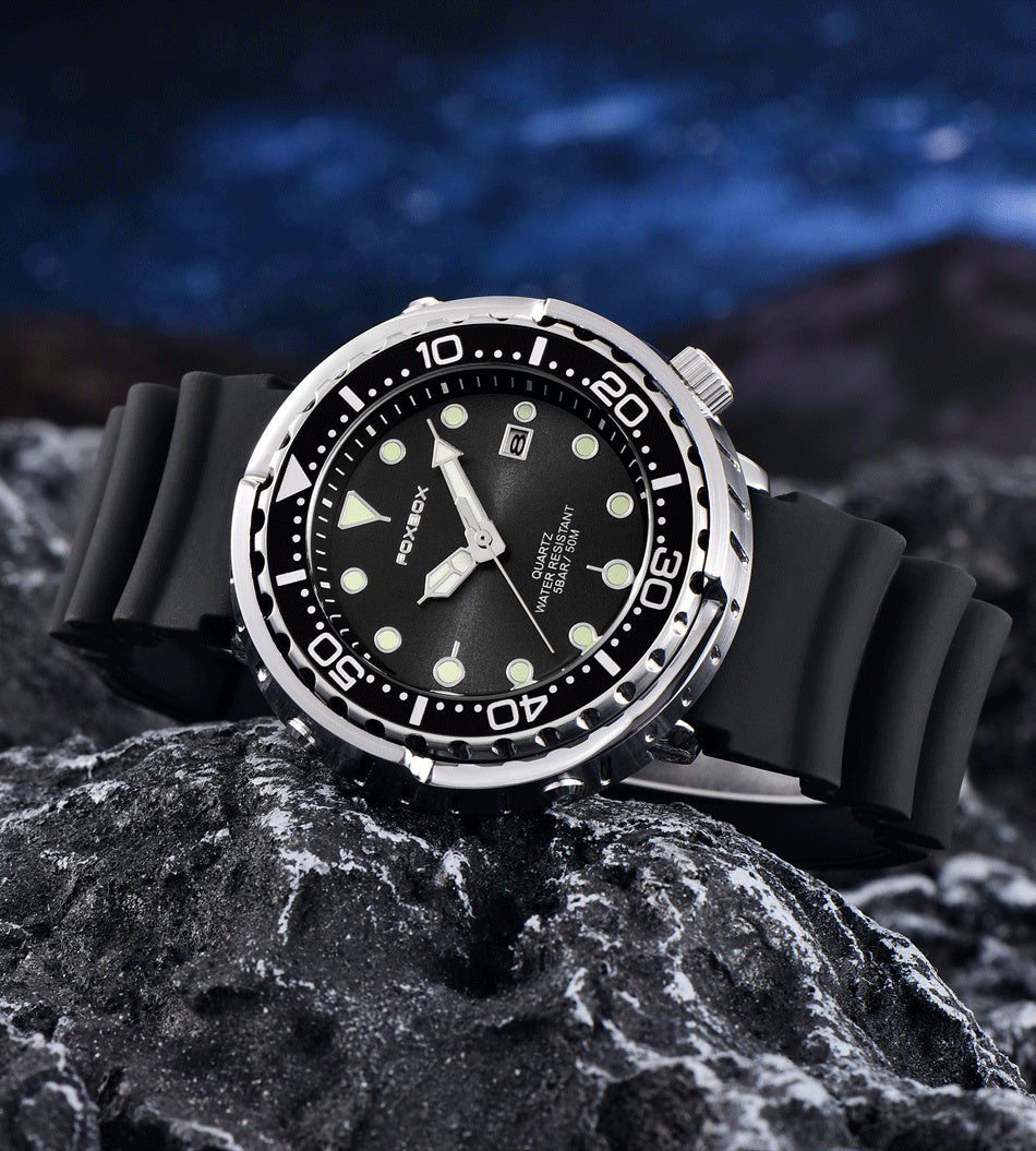 Sport Chronograph Watch with Silicone Strap for a Modern and Practical Style