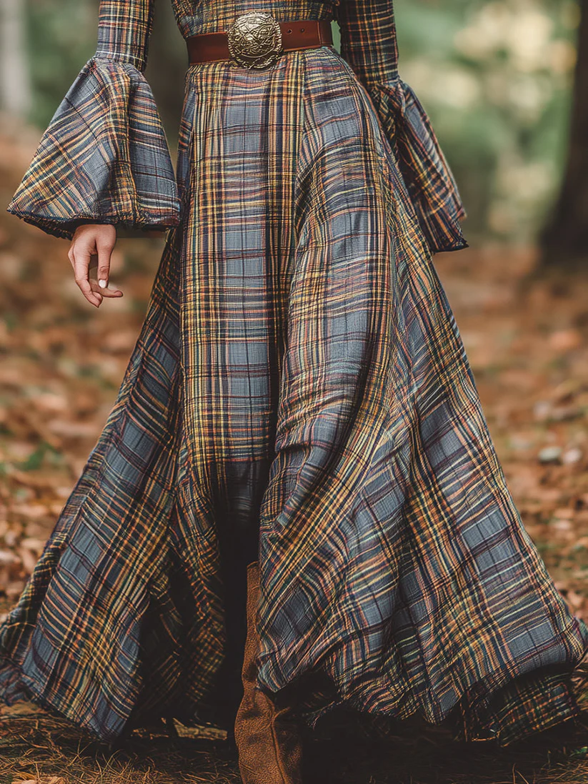 Maxi Dress with Flared Sleeves and V-Neck in Plaid for Elegant Retro Style
