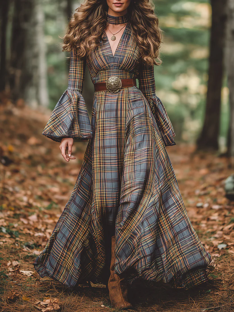 Maxi Dress with Flared Sleeves and V-Neck in Plaid for Elegant Retro Style