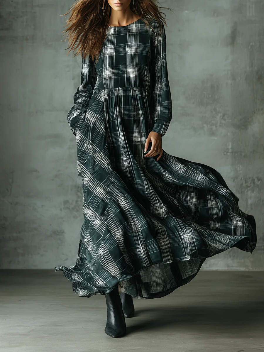 Vintage Maxi Dress in Dark Green Plaid Cotton Blend, Casual and Comfortable Style