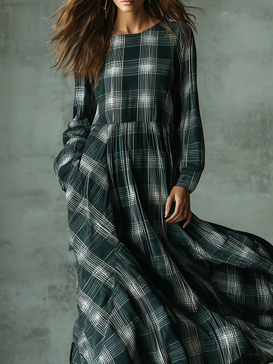 Vintage Maxi Dress in Dark Green Plaid Cotton Blend, Casual and Comfortable Style