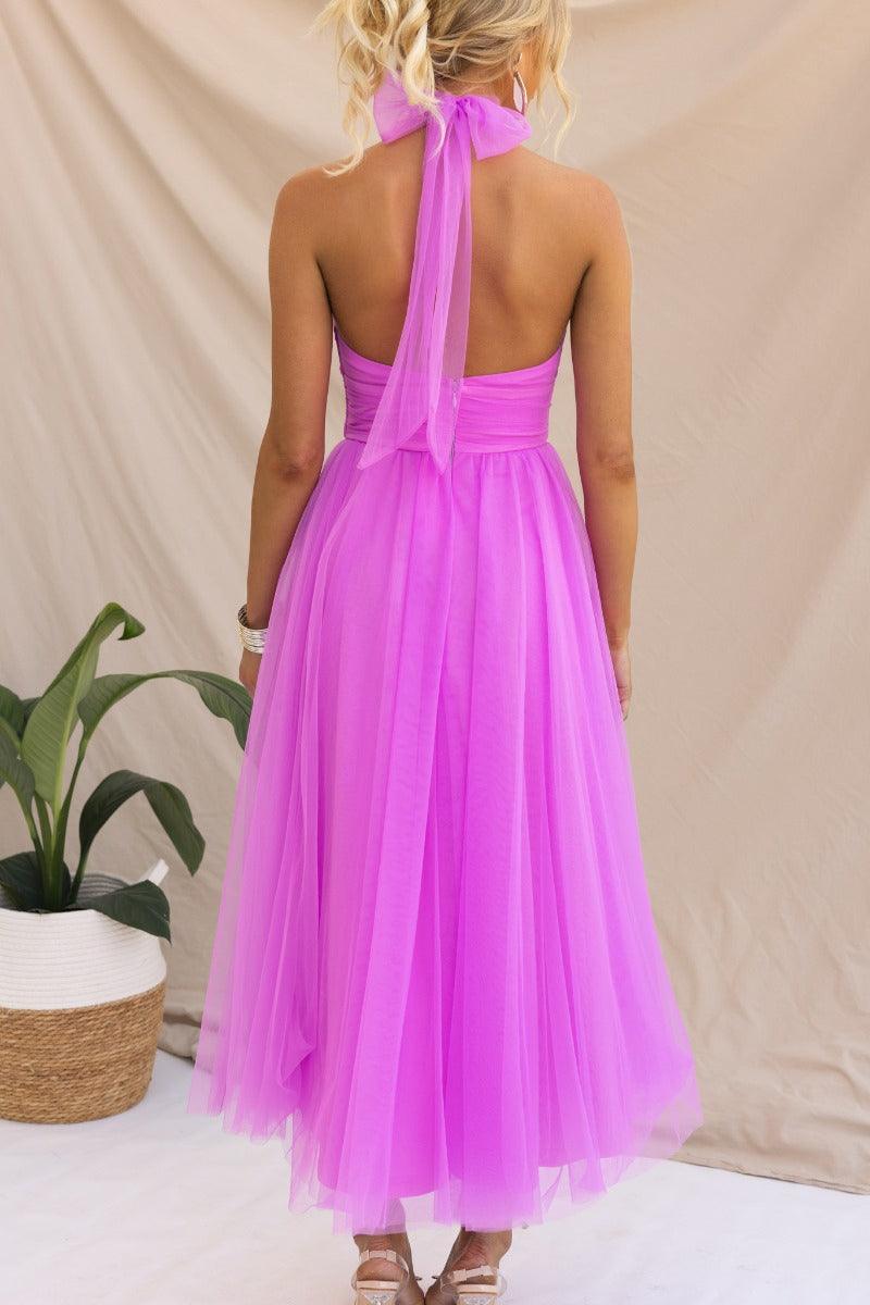 Elegant Maxi Dress with Tulle Details and Halter Neckline - Perfect for a Fairy-tale Look