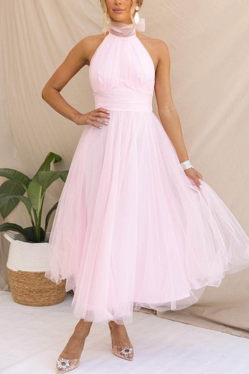 Elegant Maxi Dress with Tulle Details and Halter Neckline - Perfect for a Fairy-tale Look