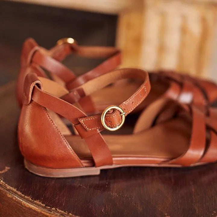 Chic Strappy Flat Sandals for Everyday Style