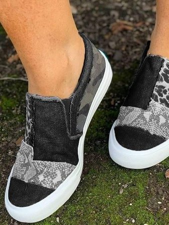Fashionable Pain-Relieving Slip-Ons for Stylish Comfort