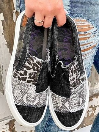 Fashionable Pain-Relieving Slip-Ons for Stylish Comfort