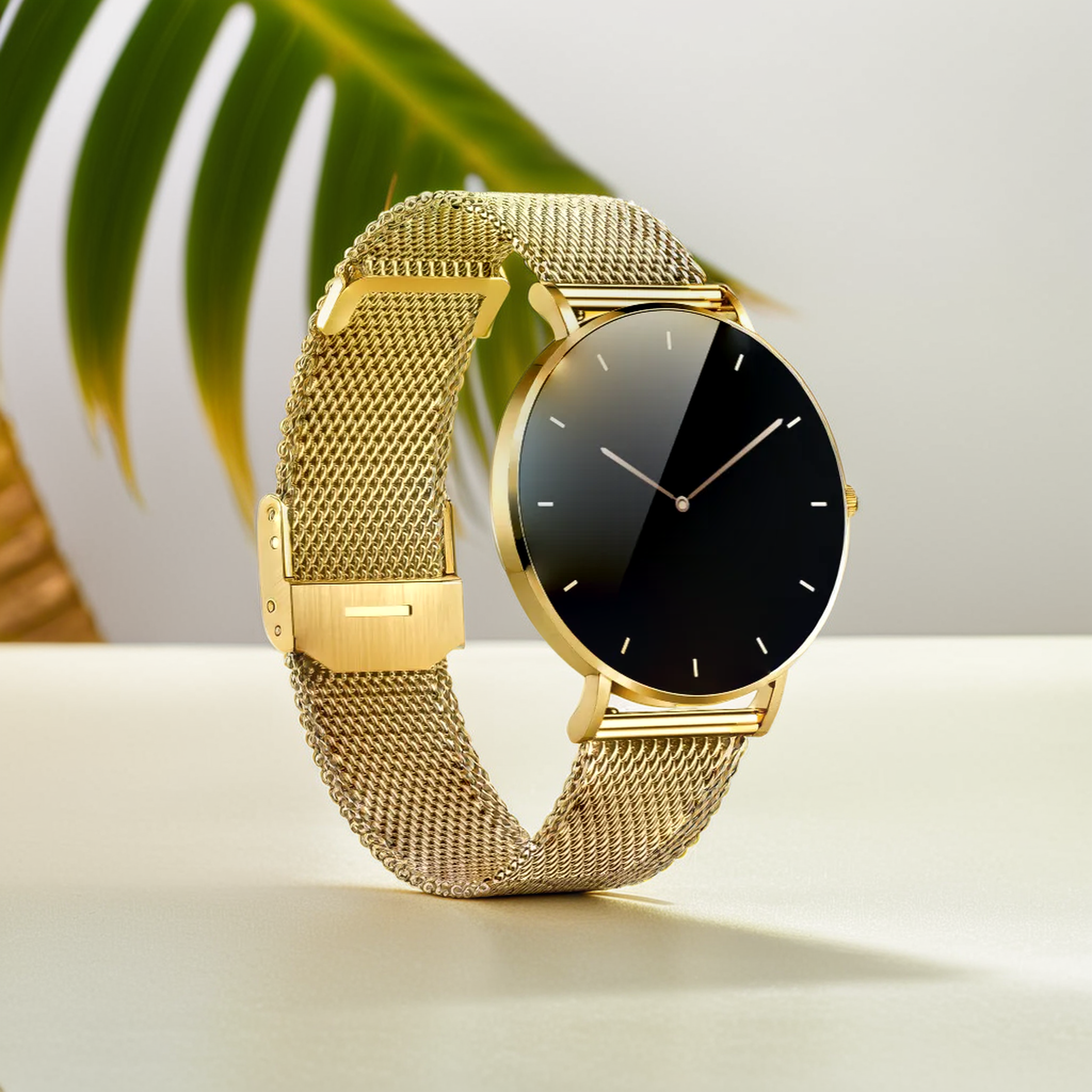 Lumea Smartwatch with Touch Screen for a Modern and Stylish Look