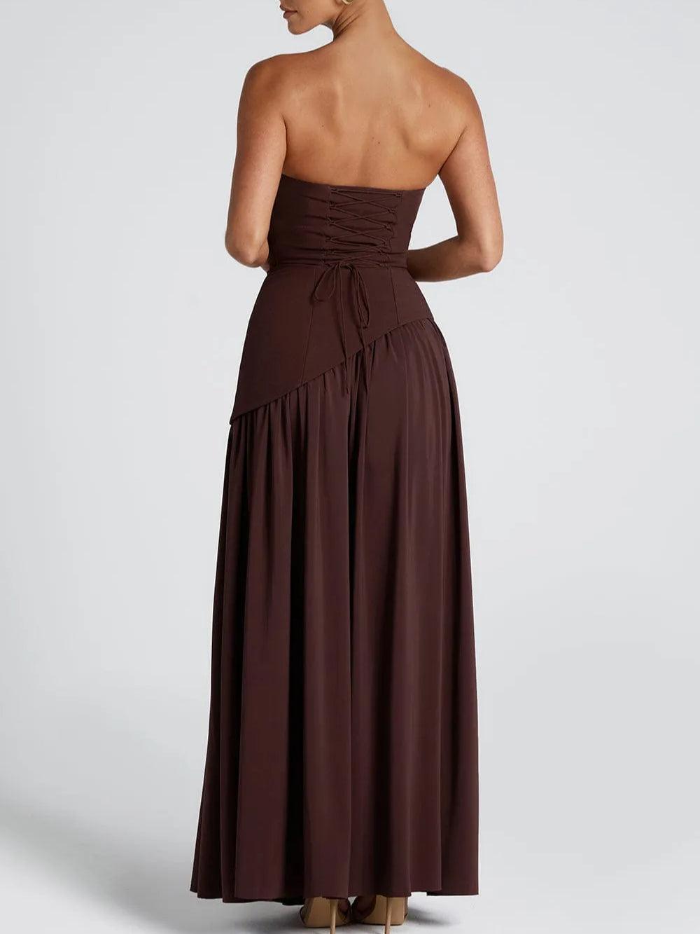 Long strapless dress with slit and elegant ribbon
