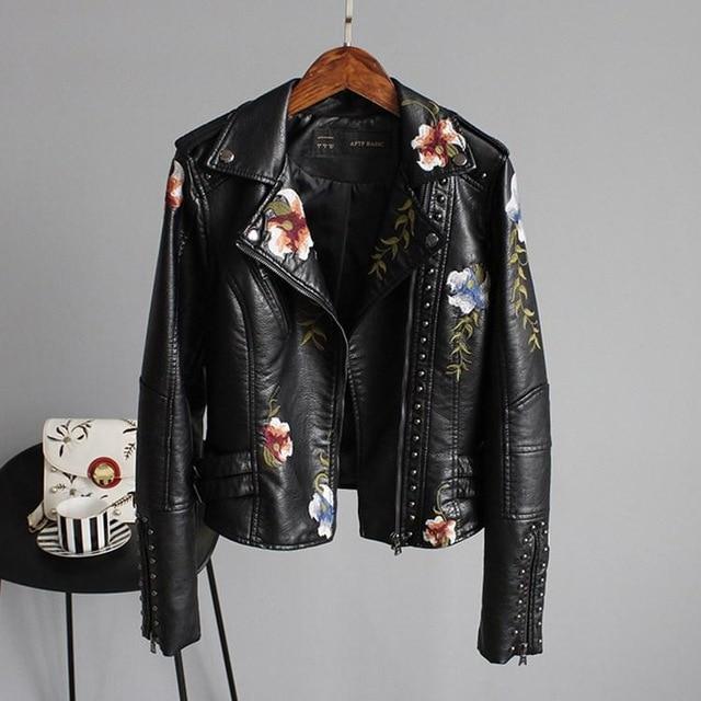 Yvelise | Elegant Embroidered Jacket with a Sophisticated Style