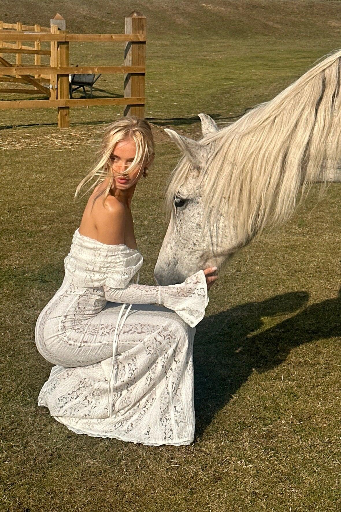 Emily Lace Off-Shoulder Long Dress - Elegant and Stylish Choice